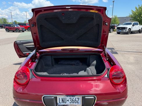 Used 2004 Ford Thunderbird RWD image 9