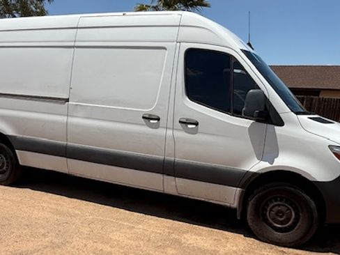 Used 2022 Mercedes-Benz Sprinter 2500 image 2