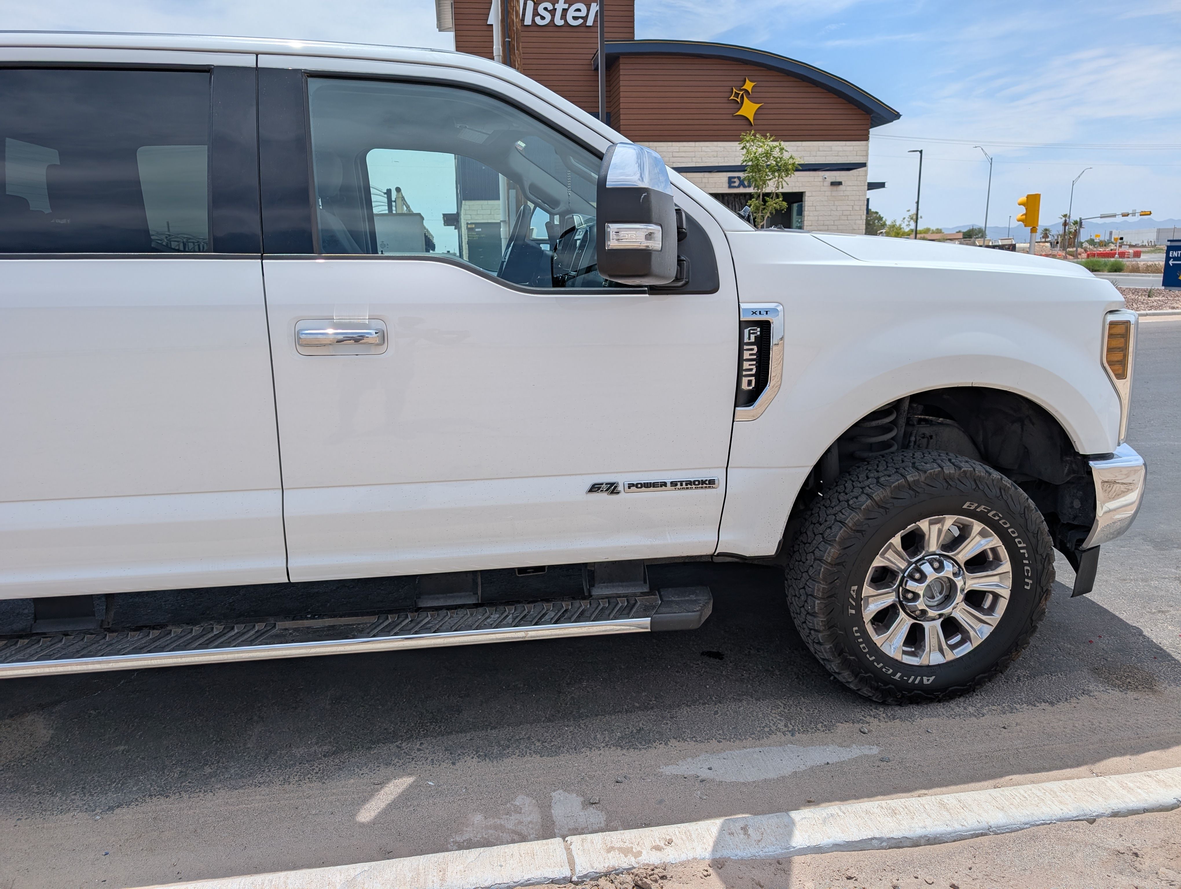 Used 2019 Ford F250 XLT w/ XLT Premium Package AWD/4WD image 8