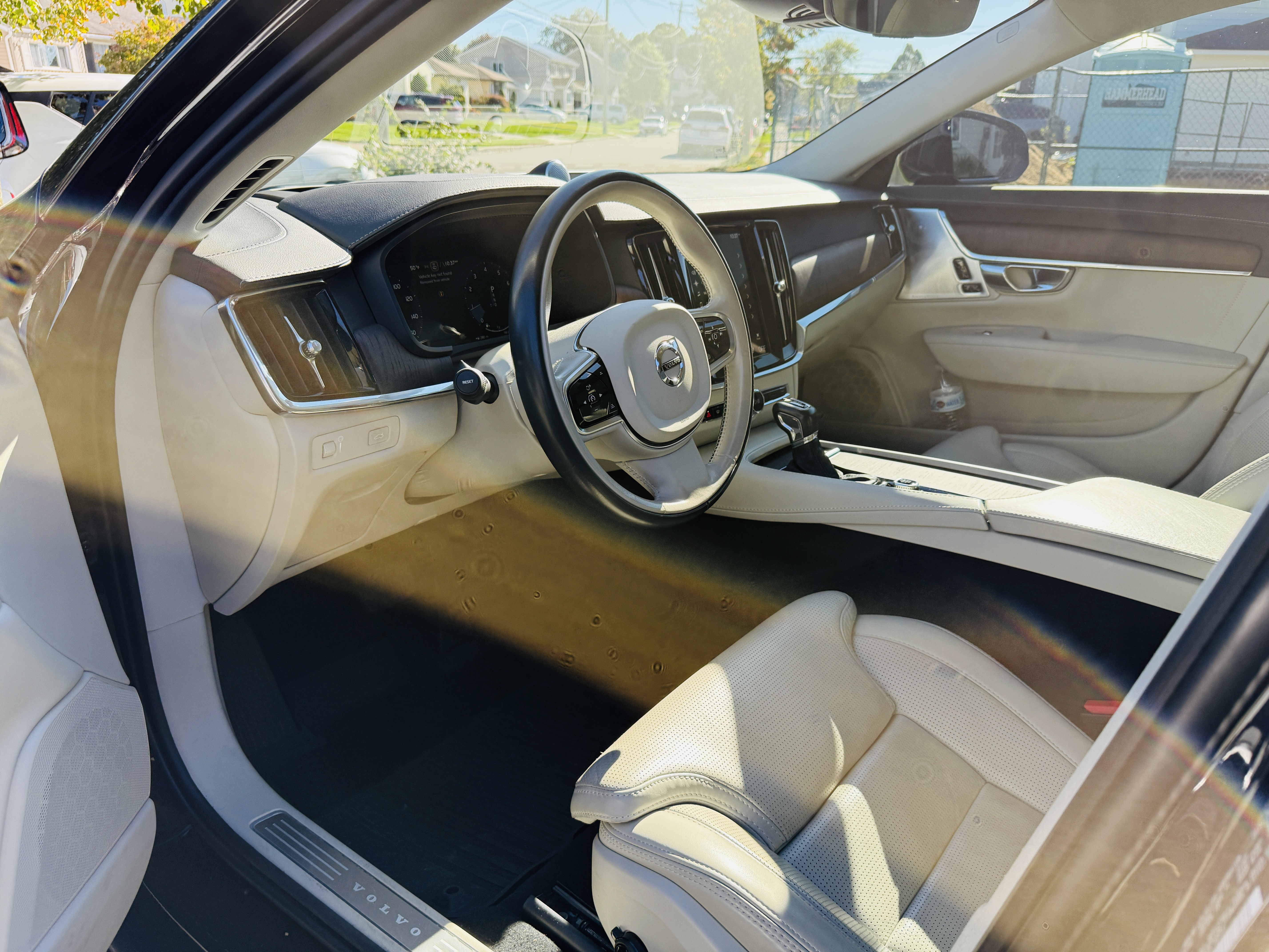 Used 2021 Volvo S90 T6 Inscription w/ Advanced Package AWD/4WD image 13