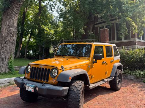 Used 2014 Jeep Wrangler Unlimited Sport w/ Quick Order Package 24S AWD/4WD image 22