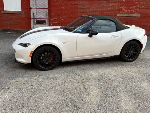 Used 2016 MAZDA MX-5 Miata Club w/ Brembo/BBS Package image 5