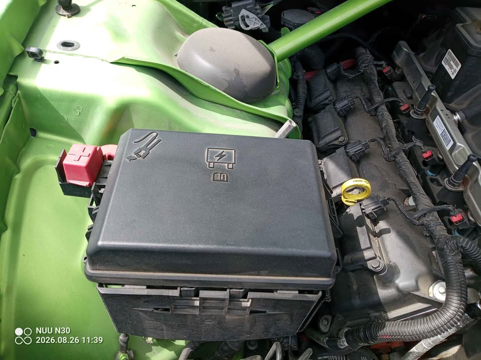 Used 2011 Dodge Challenger SRT8 w/ Green w/Envy Group RWD image 11
