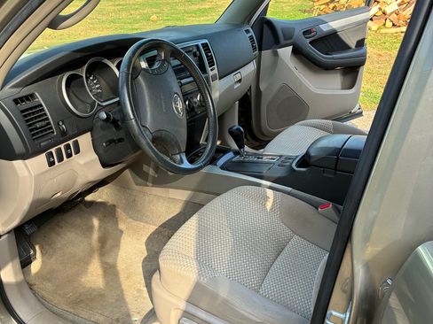 Used 2007 Toyota 4Runner Sport RWD image 8