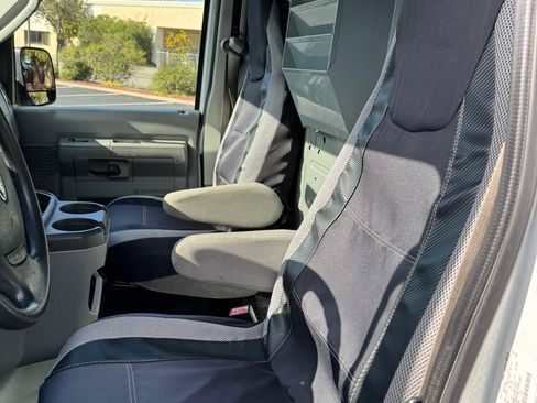 Used 2012 Ford E-250 and Econoline 250 w/ PWR Group image 6