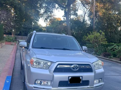 Used 2010 Toyota 4Runner Limited image 1