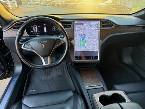 Used 2017 Tesla Model S 75 image 4