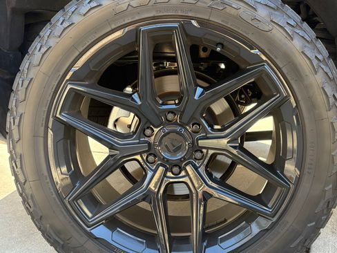 Used 2025 Lexus GX 550 image 4