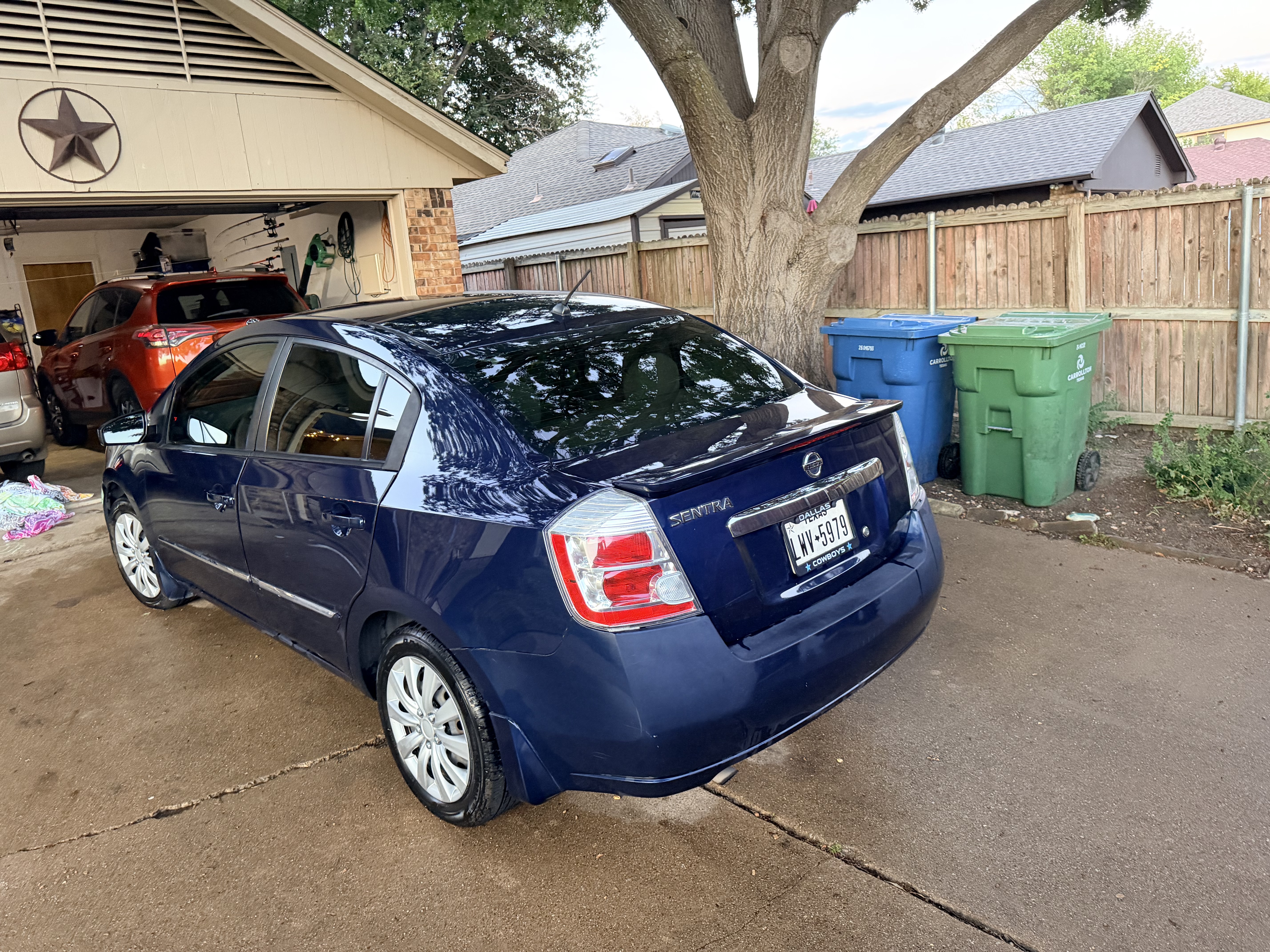 Used 2012 Nissan Sentra 2.0 S FWD image 2