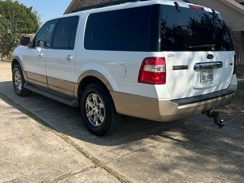 Used 2014 Ford Expedition EL XLT w/ Equipment Group 202A image 12