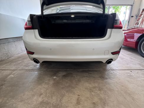 Used 2021 BMW 330i xDrive Sedan w/ Premium Package AWD/4WD image 13