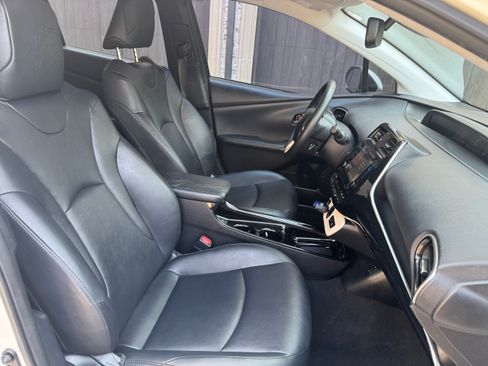 Used 2017 Toyota Prius Two image 23