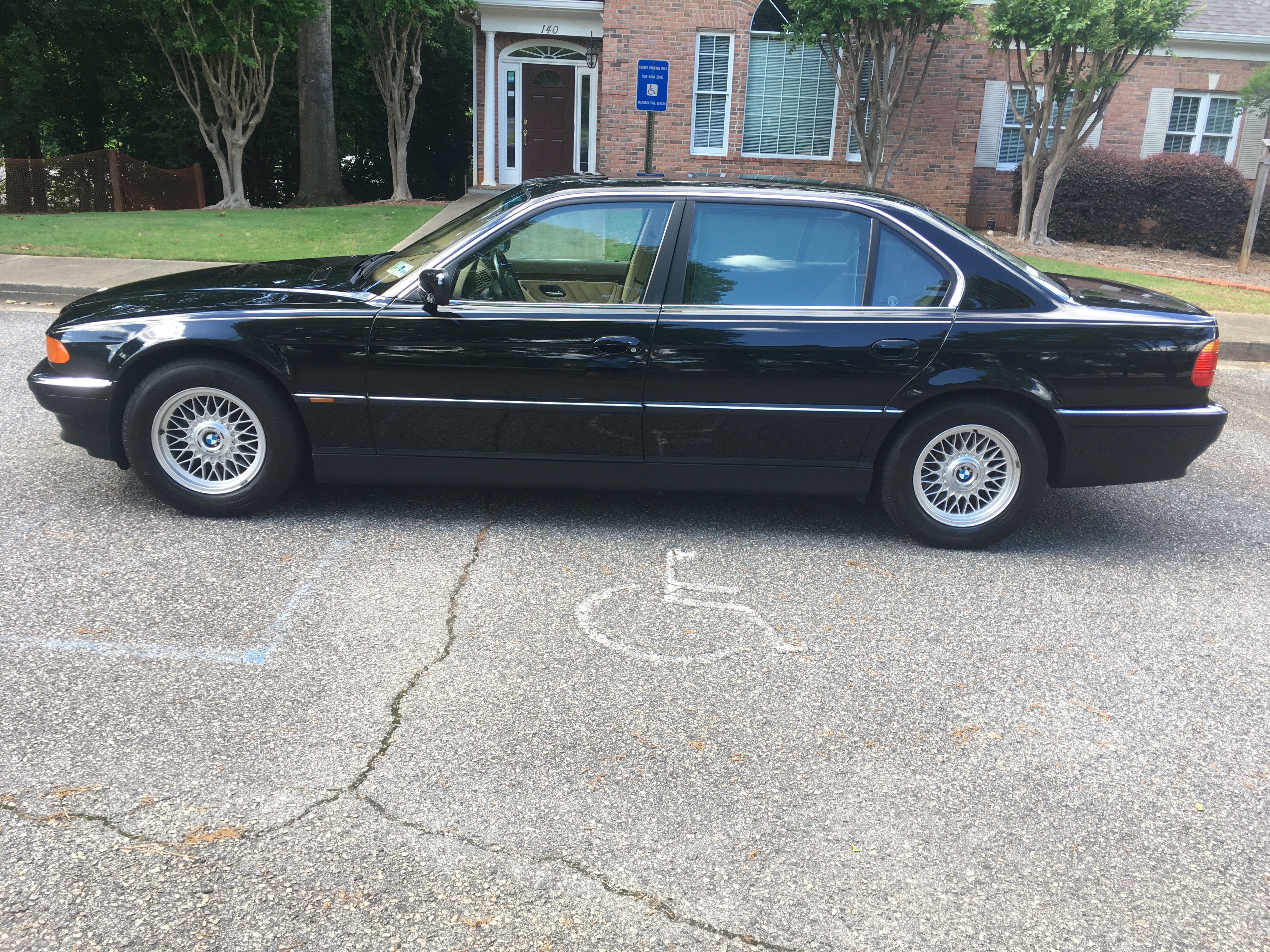 Used 1999 BMW 740iL RWD image 2