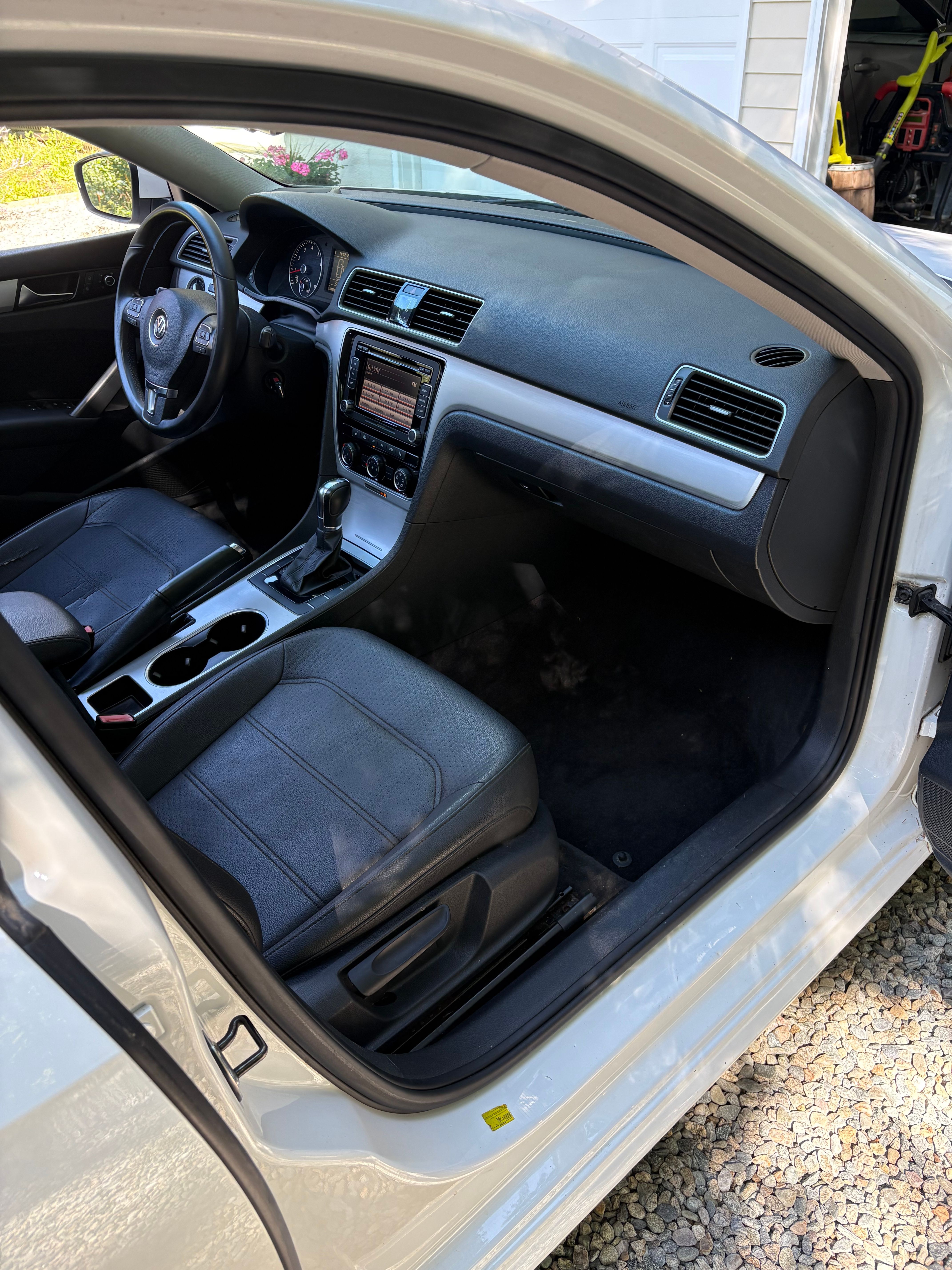 Used 2013 Volkswagen Passat 2.5 SE FWD image 9