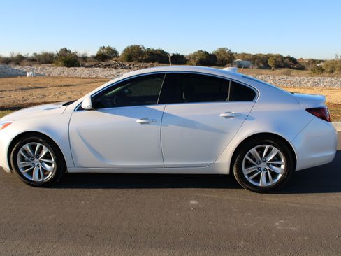 Used 2016 Buick Regal Premium w/ Driver Confidence Package #2 image 2