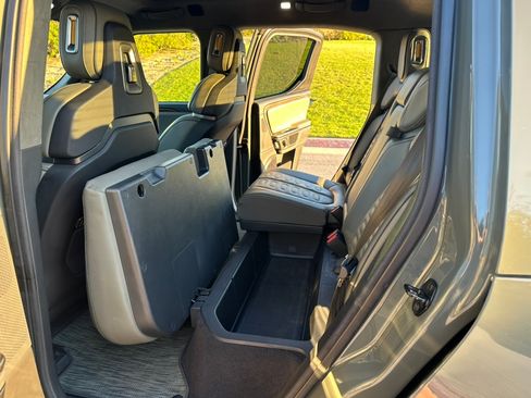 Used 2023 Rivian R1T Launch Edition image 30