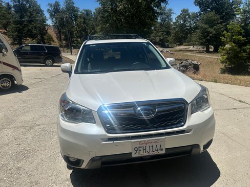 Used 2015 Subaru Forester 2.5i Premium AWD/4WD image 9