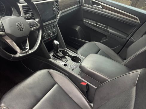 Used 2021 Volkswagen Atlas SE w/ Towing Package image 6
