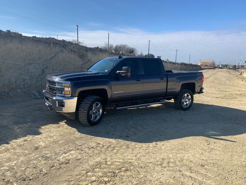 Used 2015 Chevrolet Silverado 2500 LT w/ LT Convenience Package image 8
