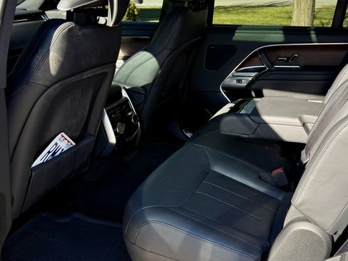 Used 2023 Land Rover Range Rover Long Wheelbase SE image 10