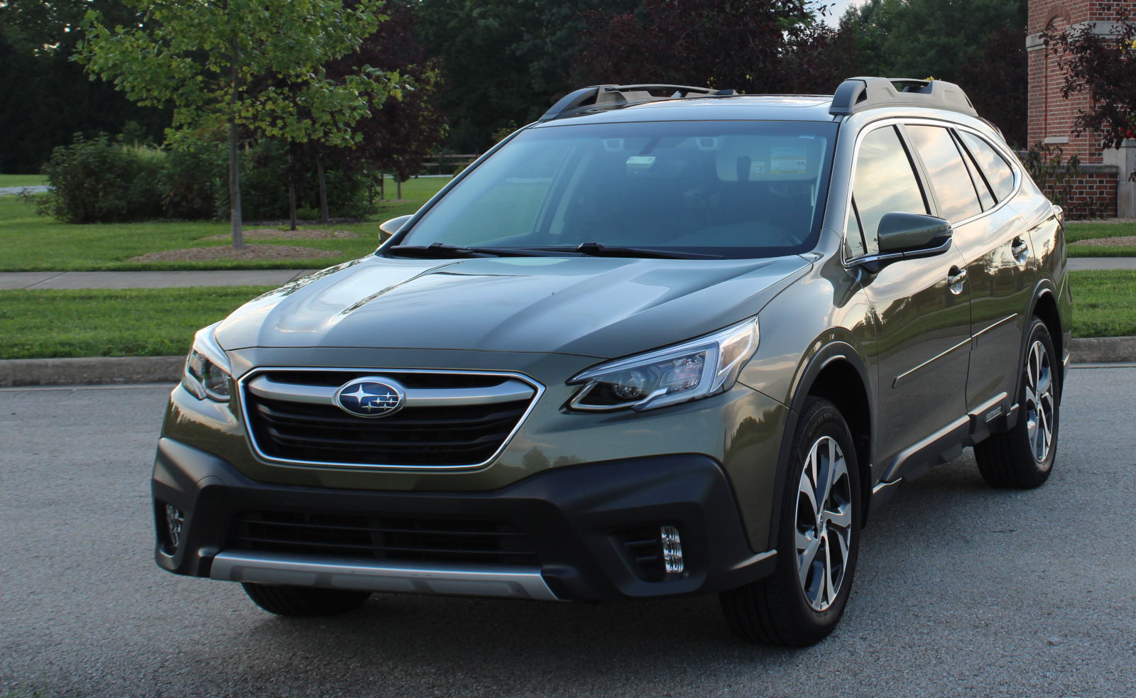 Used 2022 Subaru Outback Limited XT w/ Popular Package #2 AWD/4WD image 2