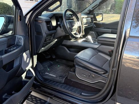 Used 2022 Ford F150 Lightning Lariat w/ Equipment Group 511A High image 17