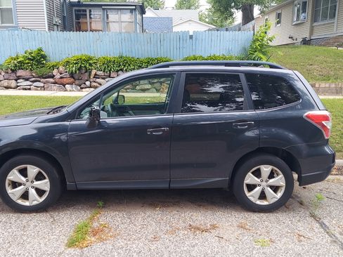 Used 2014 Subaru Forester 2.5i Premium w/ All-Weather Package AWD/4WD image 4