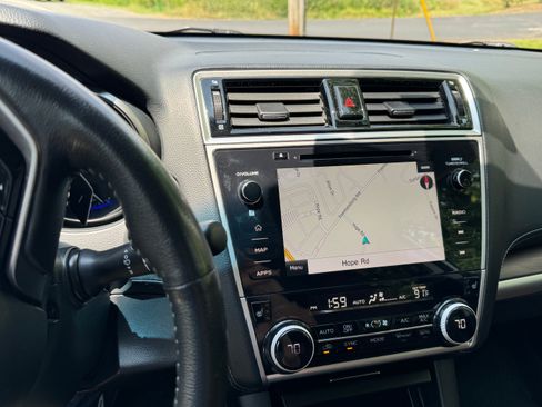 Used 2019 Subaru Outback 3.6R Touring AWD/4WD image 4