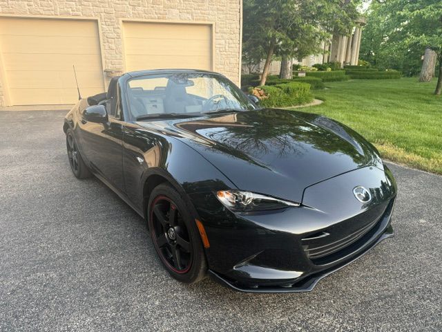 Used 2021 MAZDA MX-5 Miata Club RWD image 1