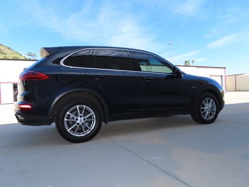 Used 2015 Porsche Cayenne Diesel w/ Premium Package image 6