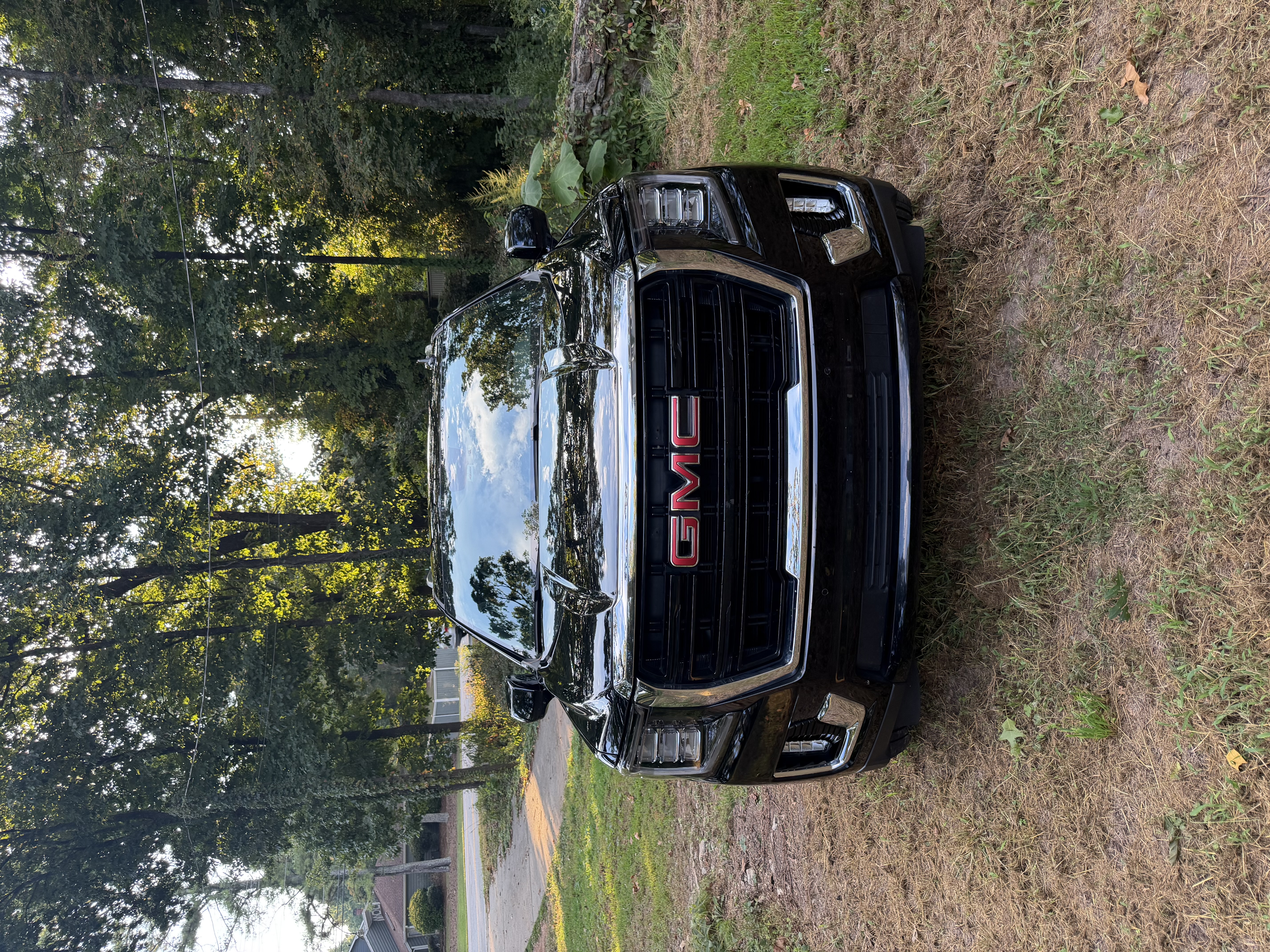 Used 2024 GMC Yukon XL SLE w/ Gmc Pro Safety Plus Package RWD image 1