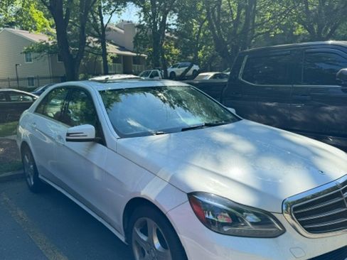 Used 2015 Mercedes-Benz E 350 4MATIC Sedan image 4