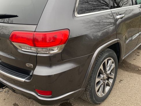 Used 2017 Jeep Grand Cherokee Overland image 12