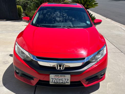 Used 2017 Honda Civic EX-T image 2