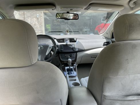 Used 2013 Nissan Sentra SL w/ Premium Pkg FWD image 6