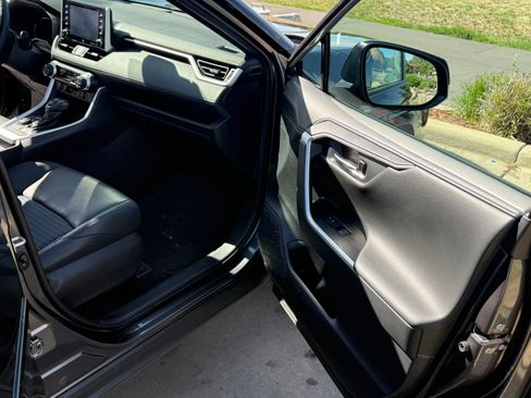 Used 2021 Toyota RAV4 XSE AWD/4WD image 11