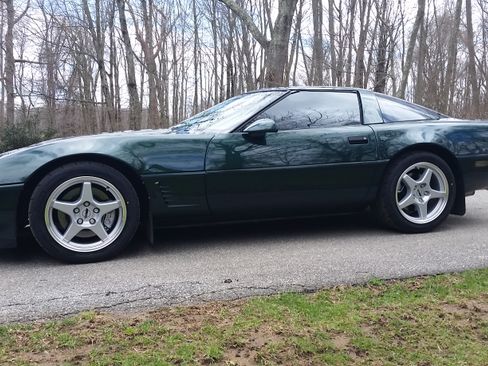 Used 1996 Chevrolet Corvette Coupe image 1