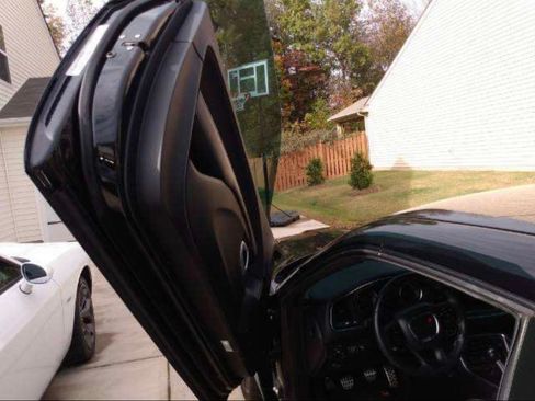 Used 2018 Dodge Challenger R/T image 6