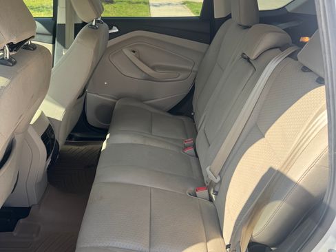 Used 2018 Ford Escape SE w/ SE Sync 3 Package FWD image 12