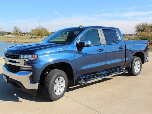 Used 2022 Chevrolet Silverado 1500 LT w/ Safety Package image 1