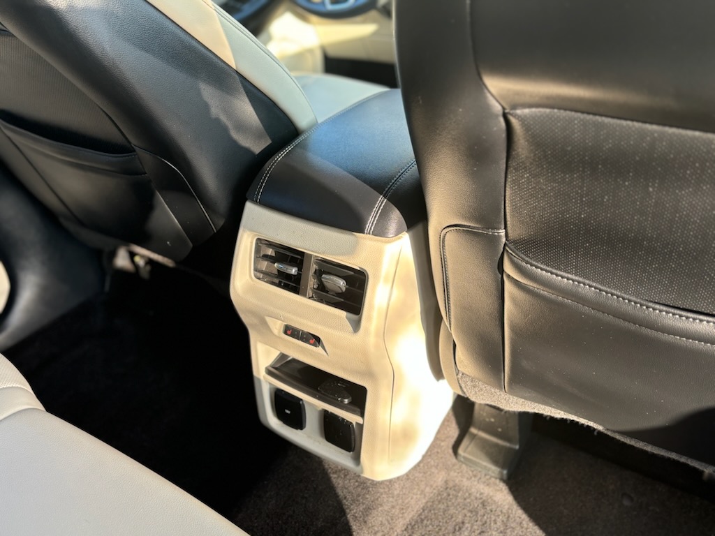 Used 2018 Ford Edge Titanium w/ Equipment Group 302A FWD image 19