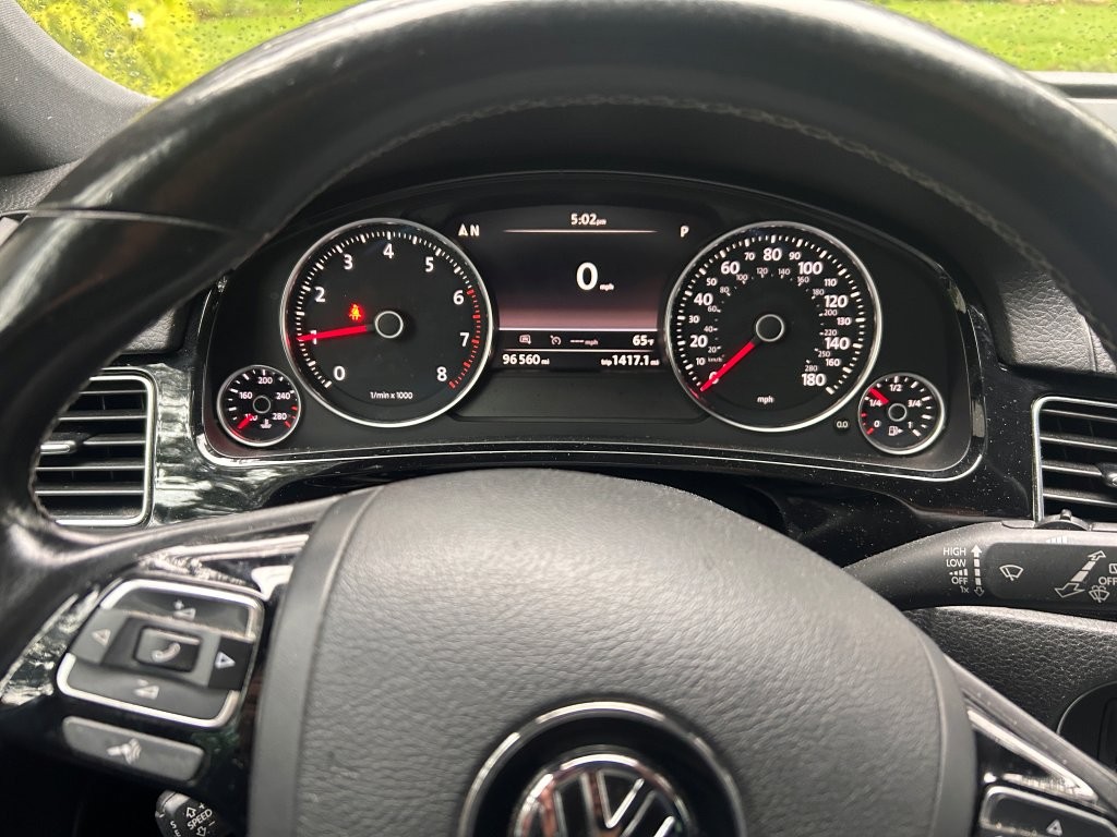 Used 2017 Volkswagen Touareg Wolfsburg Edition AWD/4WD image 13