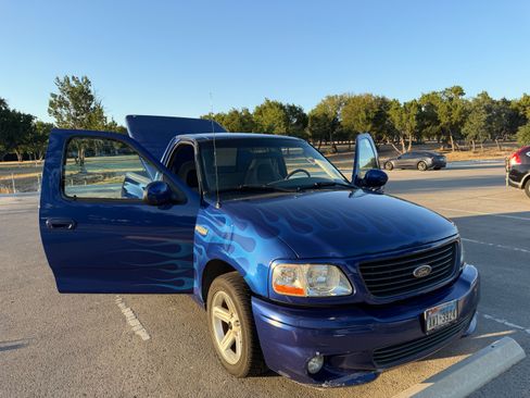 Used 2003 Ford F150 Lightning image 1