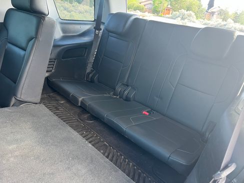 Used 2018 Chevrolet Tahoe LT w/ Luxury Package AWD/4WD image 8