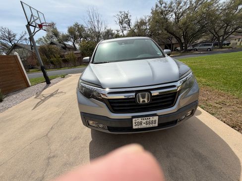 Used 2019 Honda Ridgeline RTL-E image 2