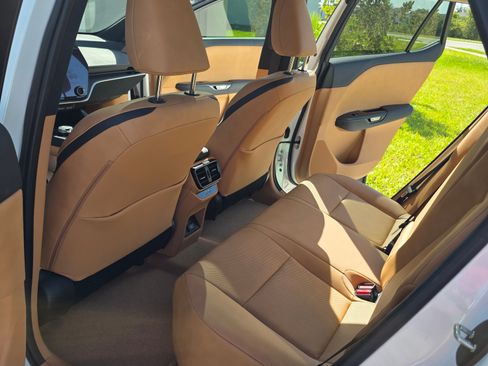 Used 2024 Lexus RZ 300e Premium image 9