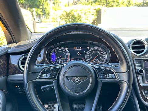 Used 2018 Bentley Bentayga Activity AWD/4WD image 17