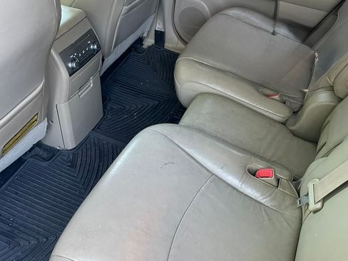 Used 2011 Toyota Highlander SE image 6