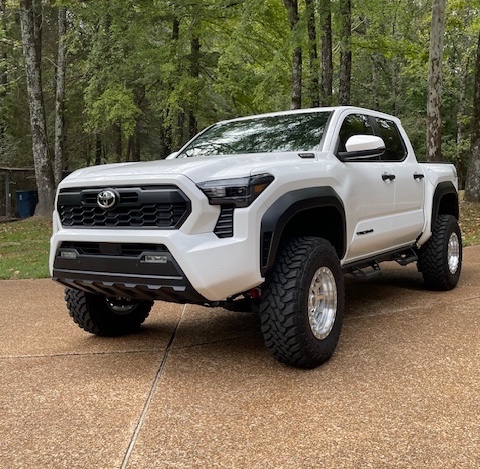Used 2026 Toyota Tacoma TRD Off-Road w/ TRD Off Road Upgrade Package AWD/4WD image 1