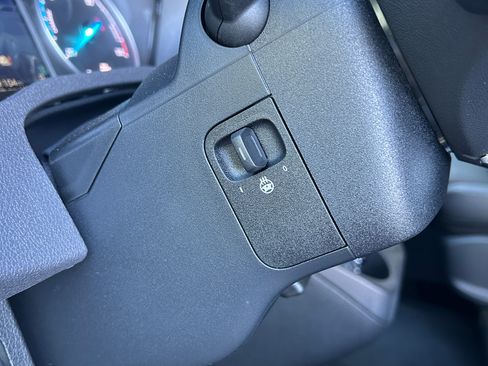 Used 2024 Mercedes-Benz eSprinter 170 Cargo image 24